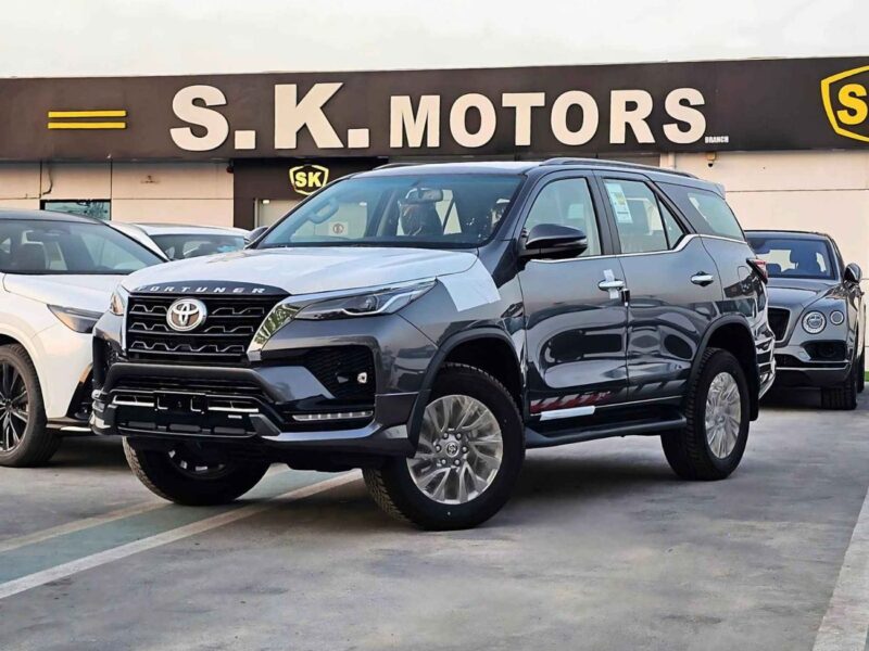 2025 Toyota Fortuner SR5 ADVENTURE 4.0L V6 PETROL Grey Black SUV GCC Specs