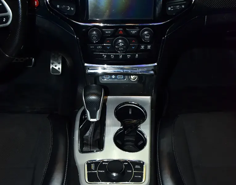 2020 Jeep Grand Cherokee SRT 8 Cylinder Petrol Engine White Black SUV Automatic