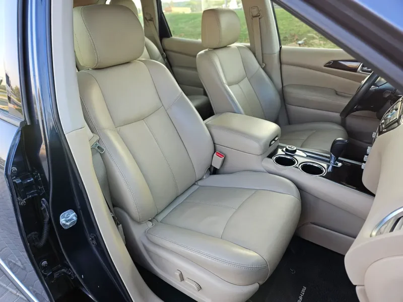 2016 Nissan Pathfinder SV 6 Cylinder Petrol Engine Blue Beige SUV GCC Specs