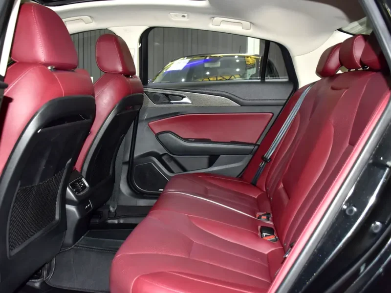 2022 Hongqi H5 Luxury 4 Cylinder Petrol Engine Black Red Sedan GCC Specs