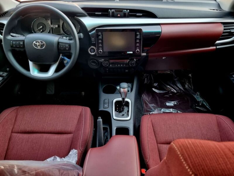 2025 TOYOTA HILUX TRD SR5 4.0L PETROL 6 Cylinder Petrol Engine White Red PickUP