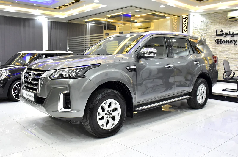 2022 Nissan Xterra Titanium 4 Cylinder Petrol Engine Grey Beige SUV GCC Specs