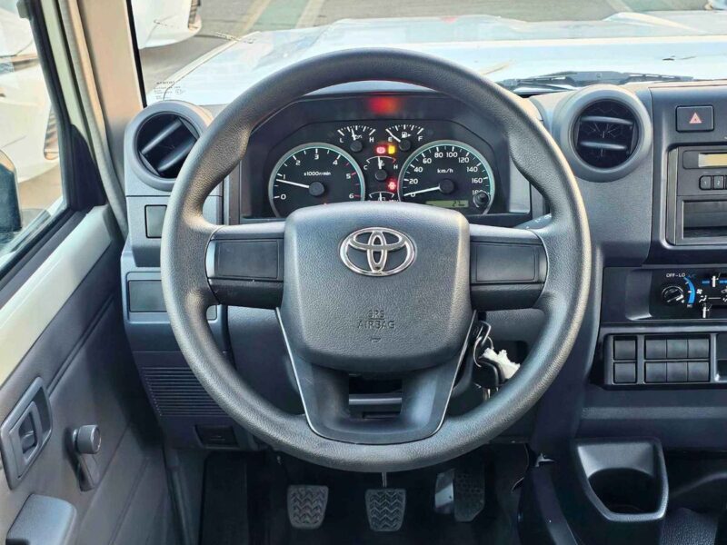 2025 Toyota Land Cruiser Pick Up LC79 DOUBLE CABIN 4.2L V6 DIESEL White Black