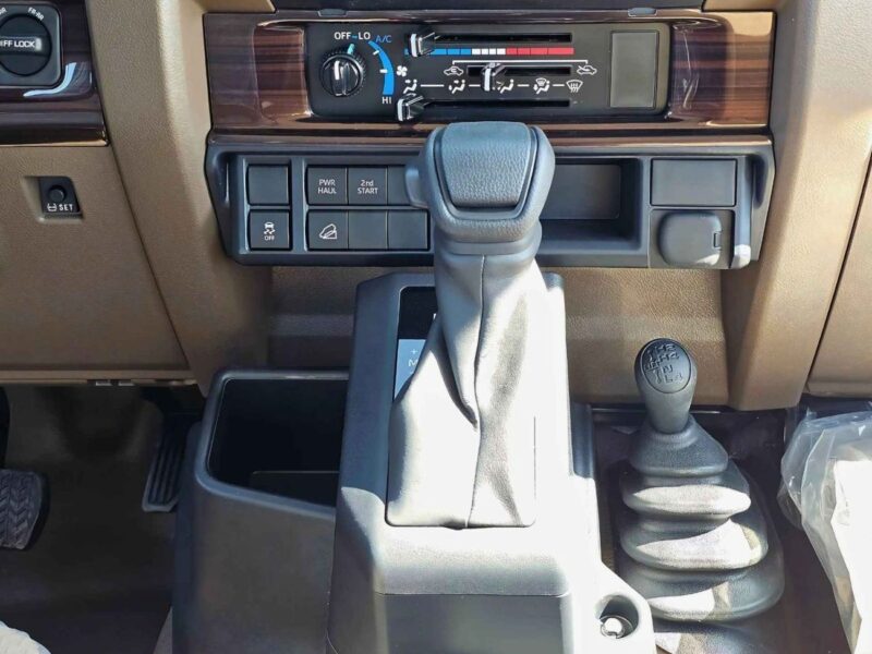 2025 Toyota Land Cruiser Pick Up DOUBLE CABIN 4.0L V6 PETROL AT Beige Brown