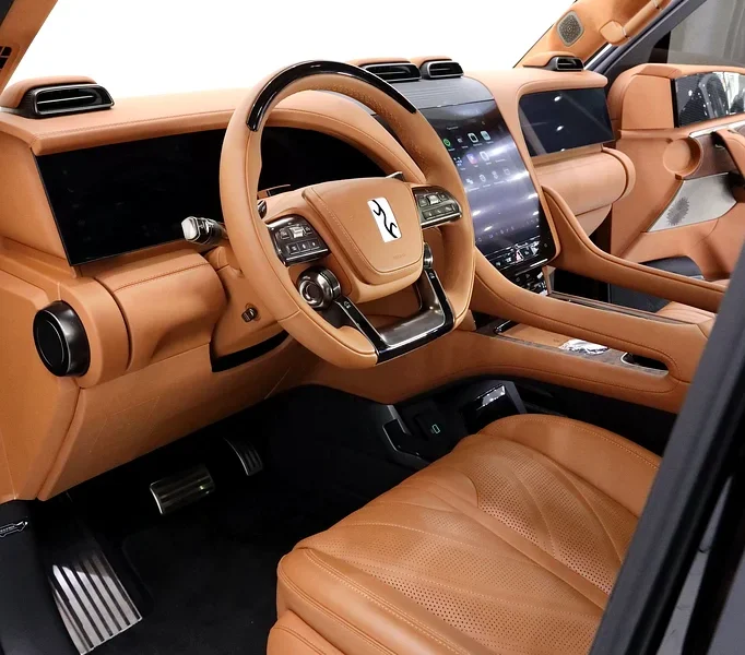 2024 YangWang U8 PREMIUM EDITION INDIVIDUAL WHEEL DRIVE Black Tan SUV