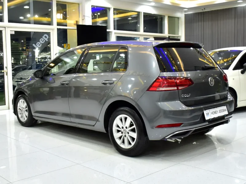 2018 Volkswagen Golf SE 3 Cylinder petrol Engine Grey Beige Hatchback GCC Specs