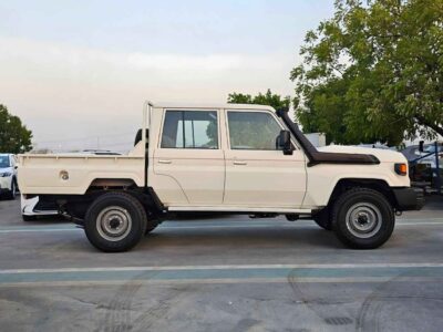 2025 Toyota Land Cruiser Pick Up LC79 DOUBLE CABIN 4.2L V6 DIESEL White Black