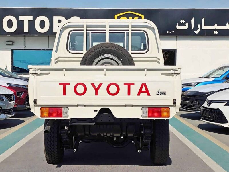 2024 Toyota Land Cruiser Pick Up LC79 DOUBLE CABIN 4.2L V6 DIESEL MT White Grey