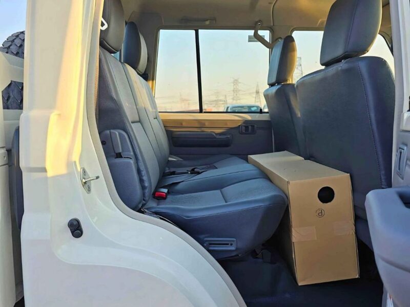 2024 Toyota Land Cruiser Pick Up LC79 DOUBLE CABIN White Grey 4.2L V6 DIESEL MT