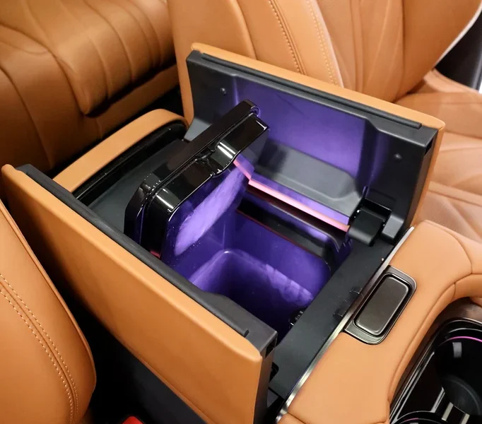 2024 YangWang U8 PREMIUM EDITION INDIVIDUAL WHEEL DRIVE Black Tan SUV