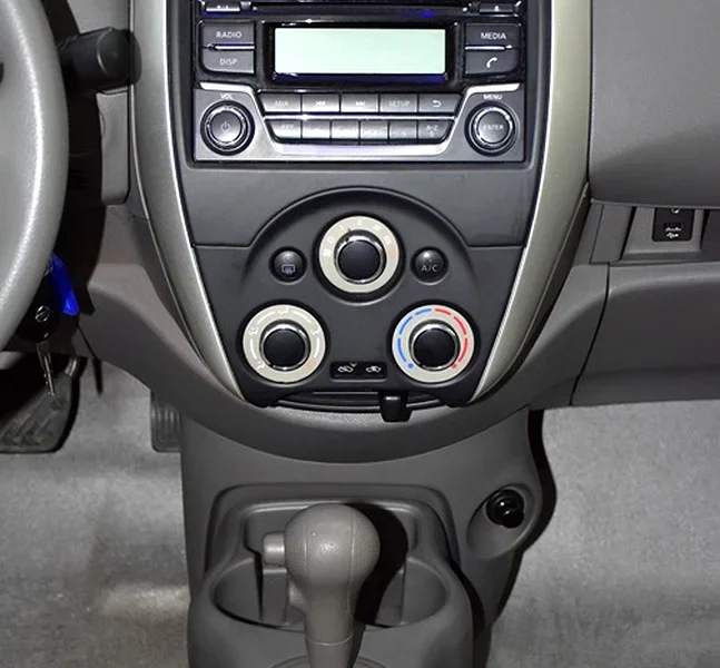 2021 Nissan Sunny EX 4 Cylinder Petrol Engine White Beige Sedan GCC Specs