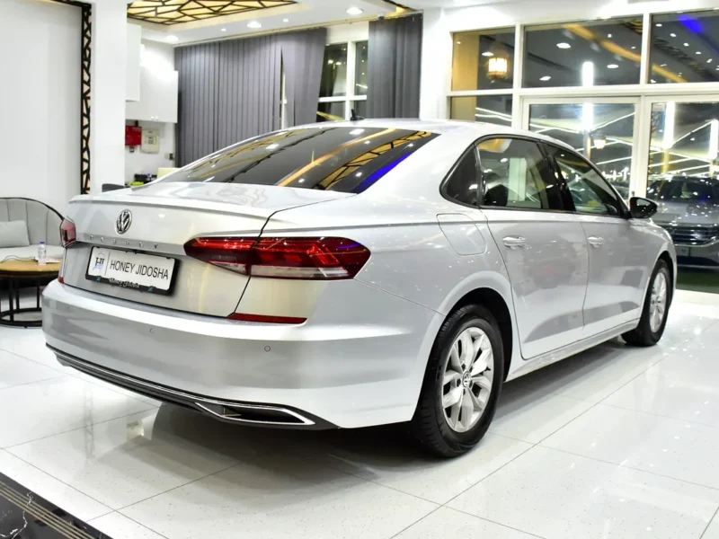 2021 Volkswagen Passat Comfortline 5 Cylinder Petrol Engine Silver Black Sedan GCC