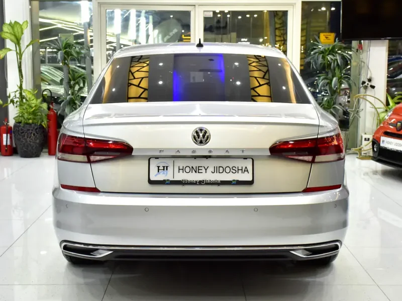 2021 Volkswagen Passat Comfortline 5 Cylinder Petrol Engine Silver Black Sedan GCC
