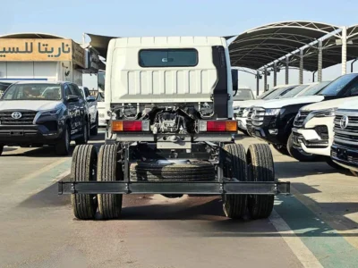 2024 Mitsubishi Fuso Canter CHASSIS EURO 5 3.8L V6 DIESEL AT White Grey Truck GCC Specs