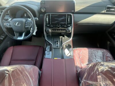 2025 Lexus LX 700h 3.5L 6 Cylinders HYBRID URBAN 10AT Green Red SUV