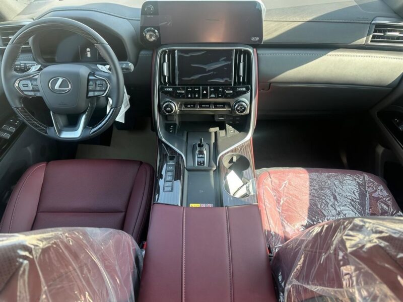 2025 Lexus LX 700h 3.5L 6 Cylinders HYBRID URBAN 10AT Green Red SUV