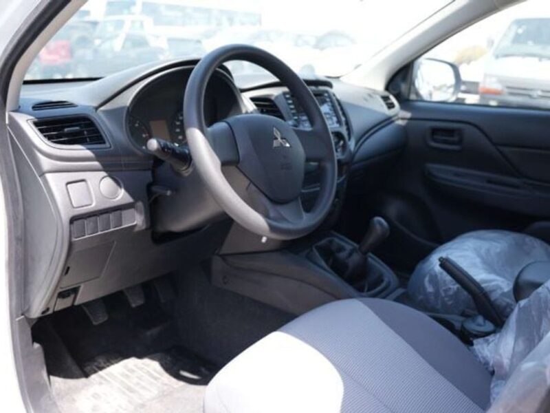 2023 Mitsubishi L200 GL 2.5L 4 Cylinders Double Cab Utility RWD White Grey Pick Up Truck