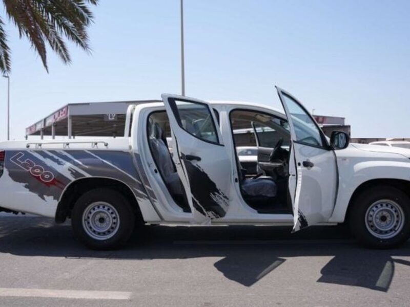 2023 Mitsubishi L200 GL 2.5L 4 Cylinders Double Cab Utility RWD White Grey Pick Up Truck
