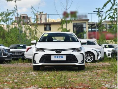 2025 Toyota Corolla XLI Hybrid 1.8L Hybrid 4 Cylinder Engine White Black Sedan
