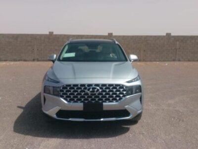 2023 Hyundai Santa Fe 2.5 Litres 4-Cylinder Petrol Engine Silver Tan SUV GCC Specs FWD