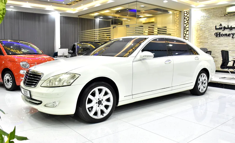 2008 Mercedes-Benz S-Class S 550 8 Cylinder Petrol Engine White Black Sedan