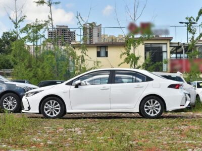 2025 Toyota Corolla XLI Hybrid 1.8L Hybrid 4 Cylinder Engine White Black Sedan