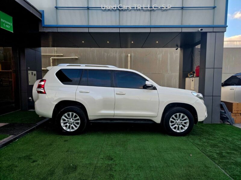 2017 Toyota Prado GXR V6 4.0 4WD FULL OPTION White Beige SUV GCC Specs
