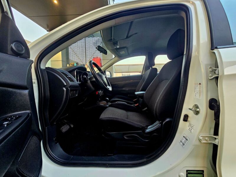 2022 Mitsubishi ASX GCC Specs GLX 2.0 Litres V4 Petrol Engine White Grey SUV