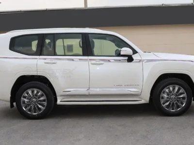 2026 Toyota Land Cruiser GXR 3.5L 6 Cylinders Petrol Engine White Black SUV GCC Specs