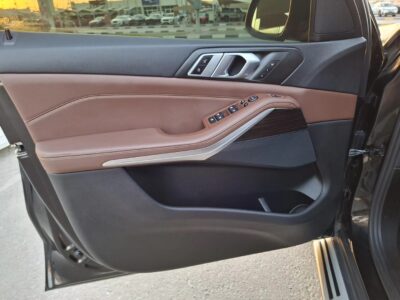 2020 BMW X5 Black Edition 3.0-liter Inline 6-cylinder TwinPower Turbo Engine Black Brown SUV