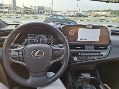 2025 Lexus ES 300h 2.5 Liters Inline 4-Cylinder Hybrid Black Tan Sedan GCC Specs