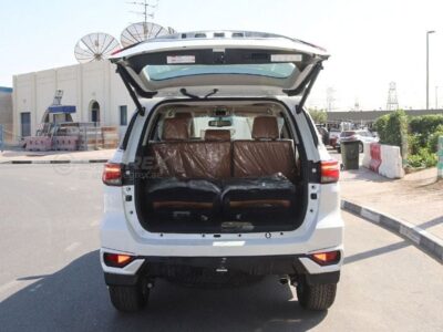 2025 Model Toyota Fortuner 4.0L 6 Cylinder Petrol Engine White Beige SUV 4WD GCC