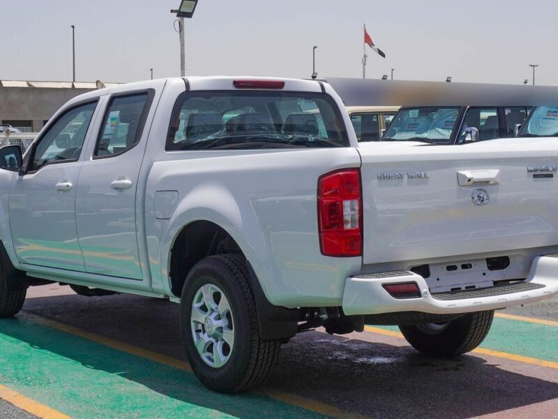 2025 Great Wall Wingle 2.4L 4 Cylinder Petrol Engine White Black Pick Up Truck 4WD