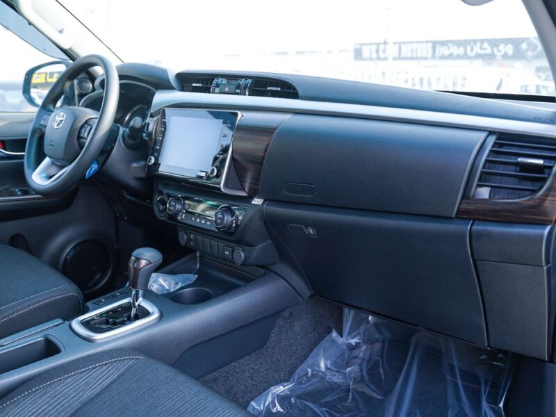 2026 Toyota Hilux 6 Cylinder Petrol Engine Black Pick Up Truck GCC Specs
