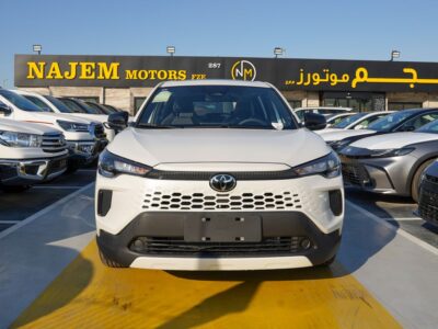 2025 Toyota Corolla Cross 4 Cylinder Petrol Engine White Black SUV GCC Specs