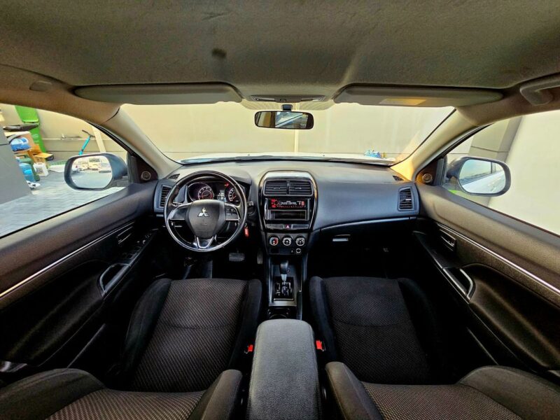 2022 Mitsubishi ASX GCC Specs GLX 2.0 Litres V4 Petrol Engine White Grey SUV