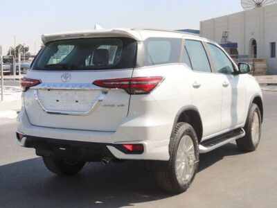 2025 Model Toyota Fortuner 4.0L 6 Cylinder Petrol Engine White Beige SUV 4WD GCC