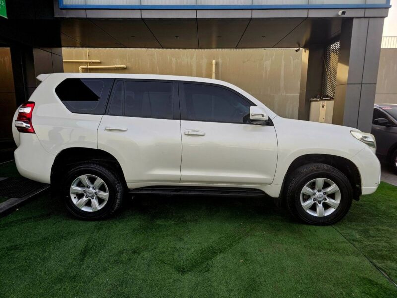 2014 Toyota Prado TXL V6 Petrol Engine 4.0 Litres White Beige SUV GCC Specs