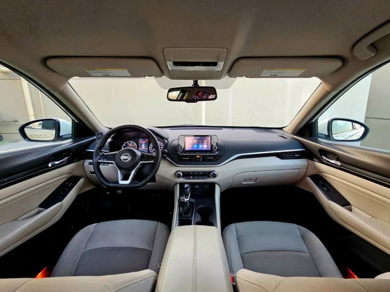 2021 Nissan Altima S GCC Specs 2.5 Litres V4 Petrol Engine White Beige Sedan Sedan FWD
