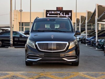 2018 Mercedes-Benz V250 2.0L Petrol 4-cylinder Turbocharged Black Red Van GCC Specs
