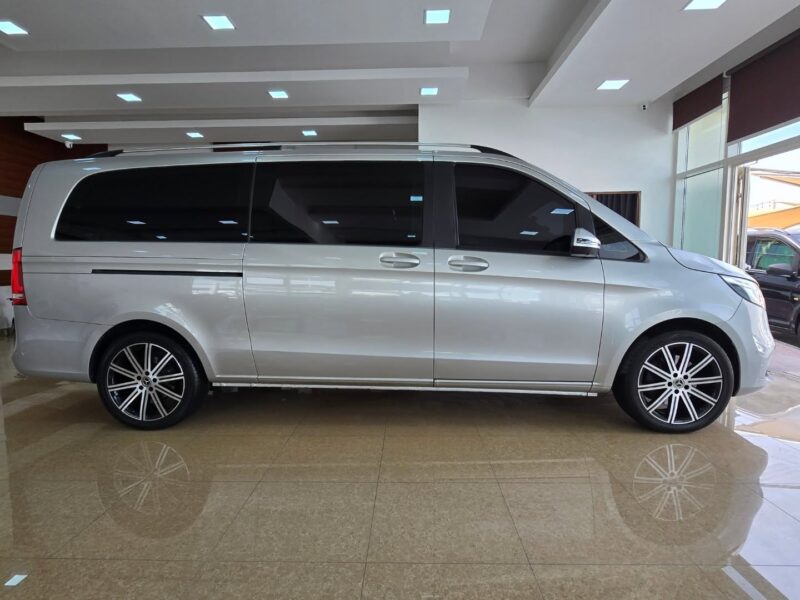2020 Mercedes-Benz V 250 2.0 Litres 4 Cylinders Petrol Engine Silver Black Van