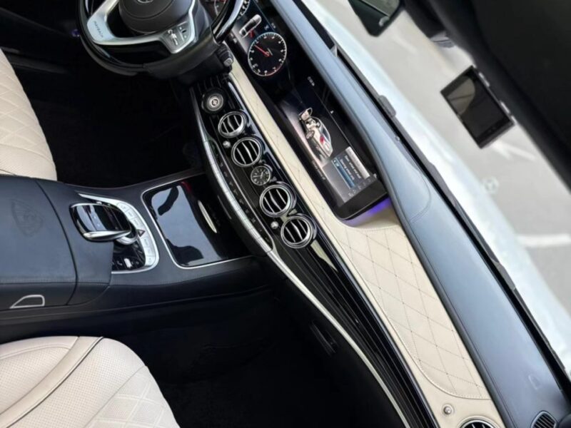 2020 Mercedes-Maybach S 560 4MATIC 4.0 Litre Twin-turbo V8 Engine Black Beige Sedan