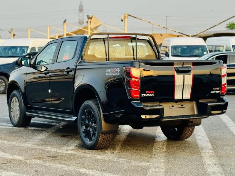 2025 Isuzu DMax 3.0L 4 Cylinders Engine Crew Cab 4WD GT Black Pick Up Truck GCC