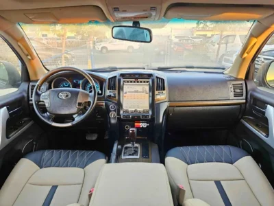 2011 Toyota Land Cruiser 5.7 Litres 8 Cylinder Petrol Engine Grey Beige SUV GCC Specs