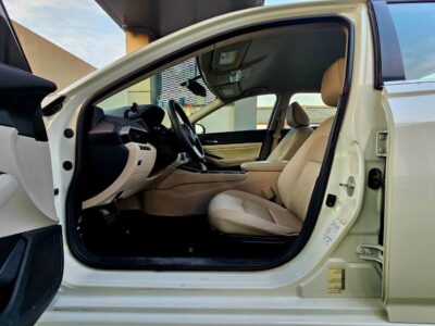 2021 Nissan Altima S GCC Specs 2.5 Litres V4 Petrol Engine White Beige Sedan Sedan FWD