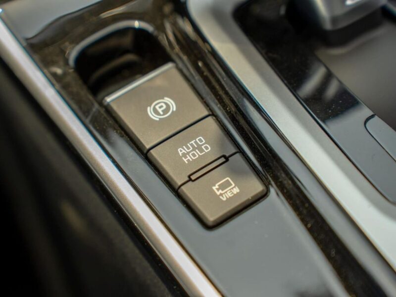 2025 Kia Seltos 1.5 Litres 4 Cylinder Petrol Engine White Black SUV FWD Chinese Specs