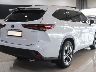 2022 Toyota Highlander GLE 2.5L 4 Cylinders Hybrid AWD White Grey SUV GCC Specs