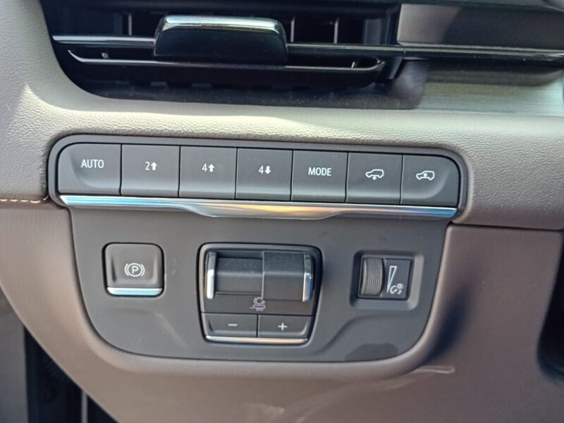 2023 Cadillac Escalade 6.2-liter V8 Petrol Engine Black Tan SUV Automatic 4WD