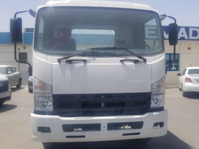 2023 Isuzu FSR Chassis 8.2L Diesel Non-Turbo Engine White Grey Truck