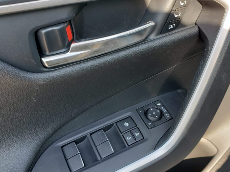 2023 Toyota RAV 4 2.0-litre 4-Cylinder Petrol Engine Silver Black SUV Automatic FWD